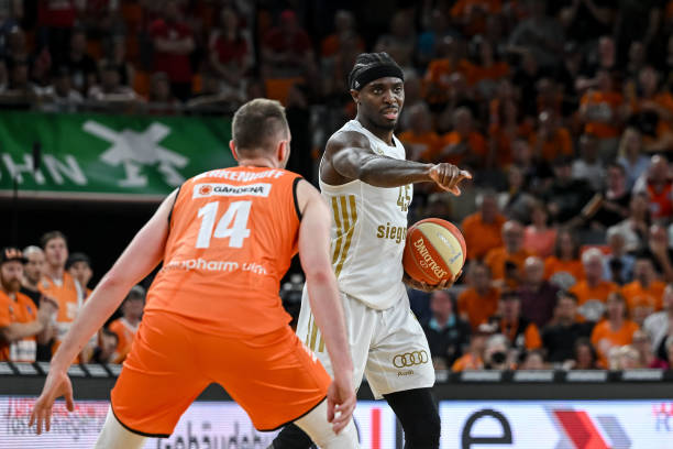 杨瀚森的精 杨瀚森的精